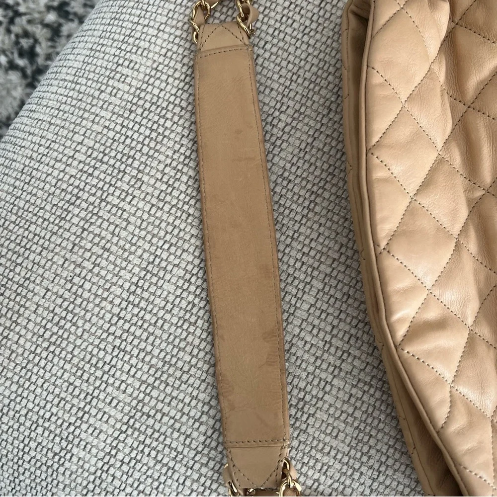 CHANEL Chain Me Hobo Quilted Leather Large in Beige Tan